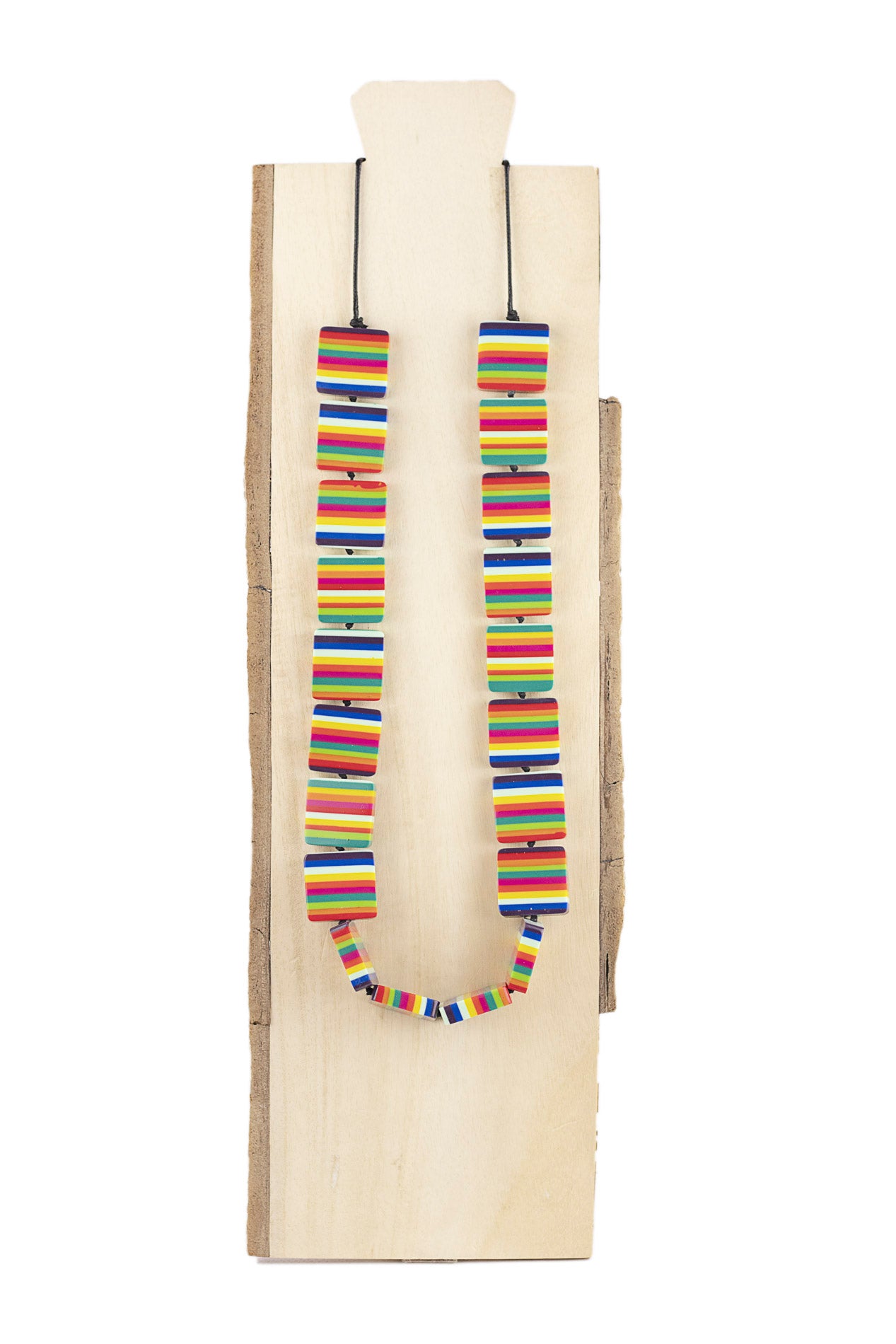 Collar con cuadrados