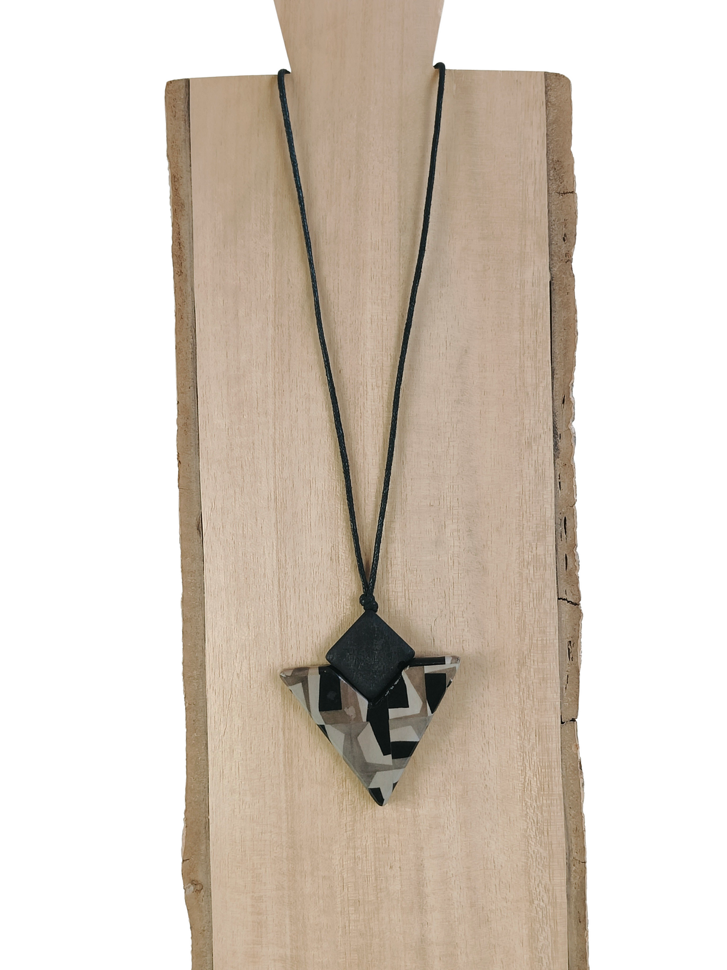 Colgante triangular