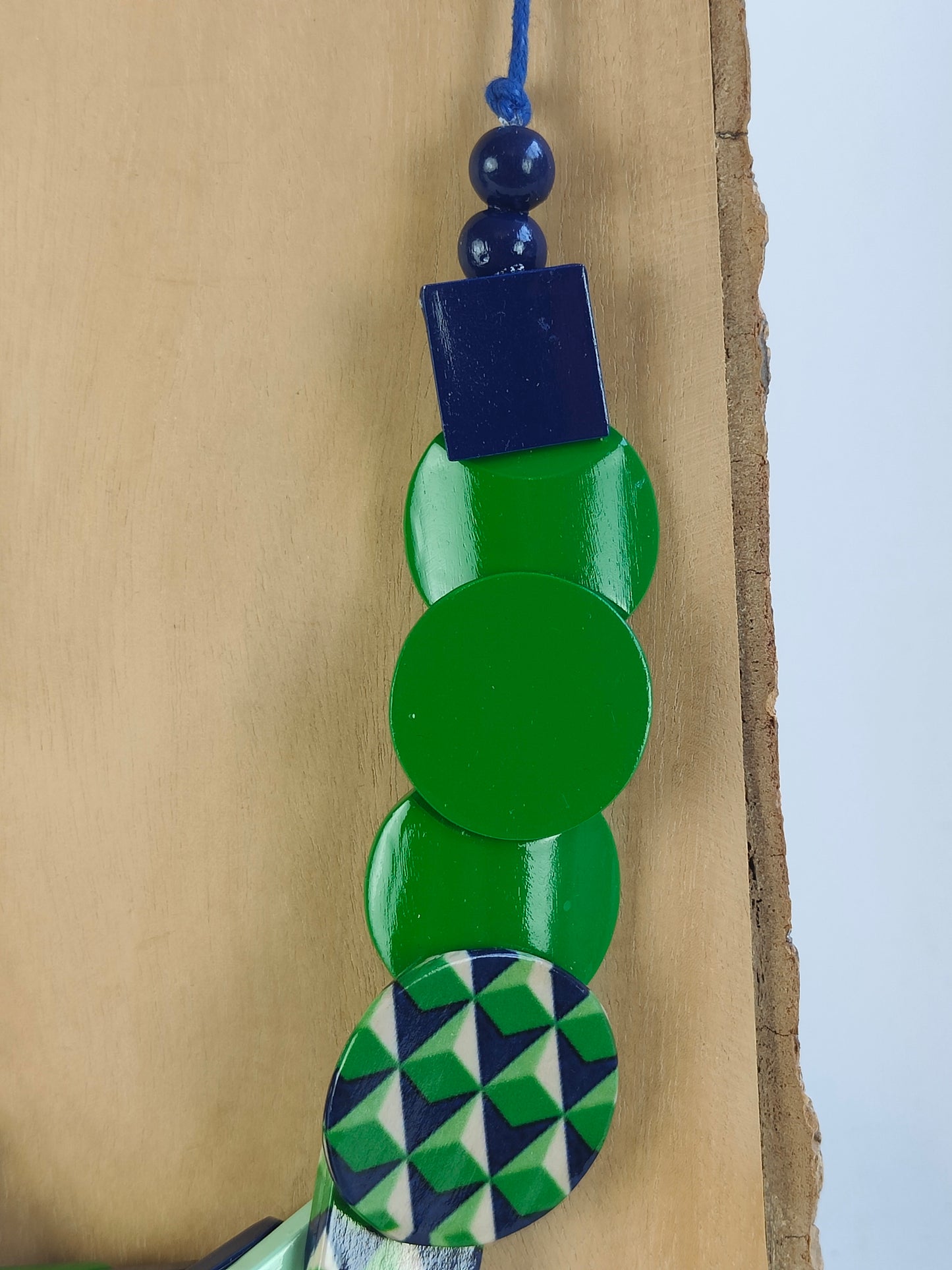 Collar piezas irregulares
