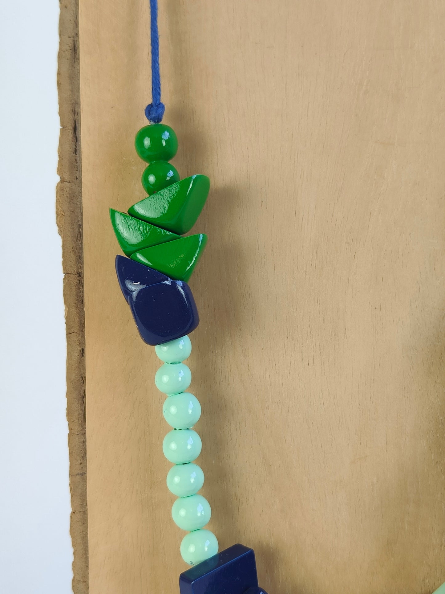 Collar piezas irregulares