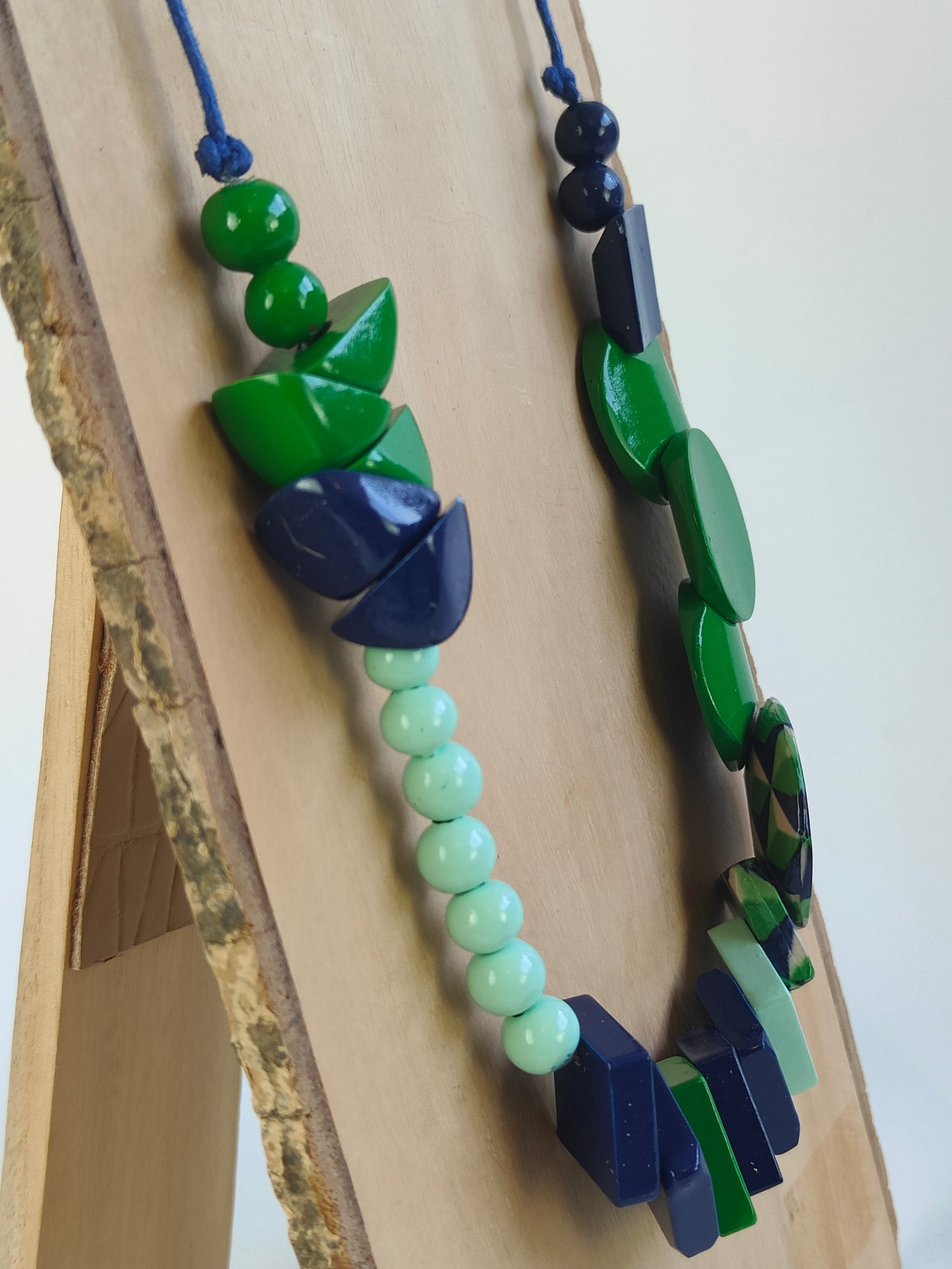 Collar piezas irregulares