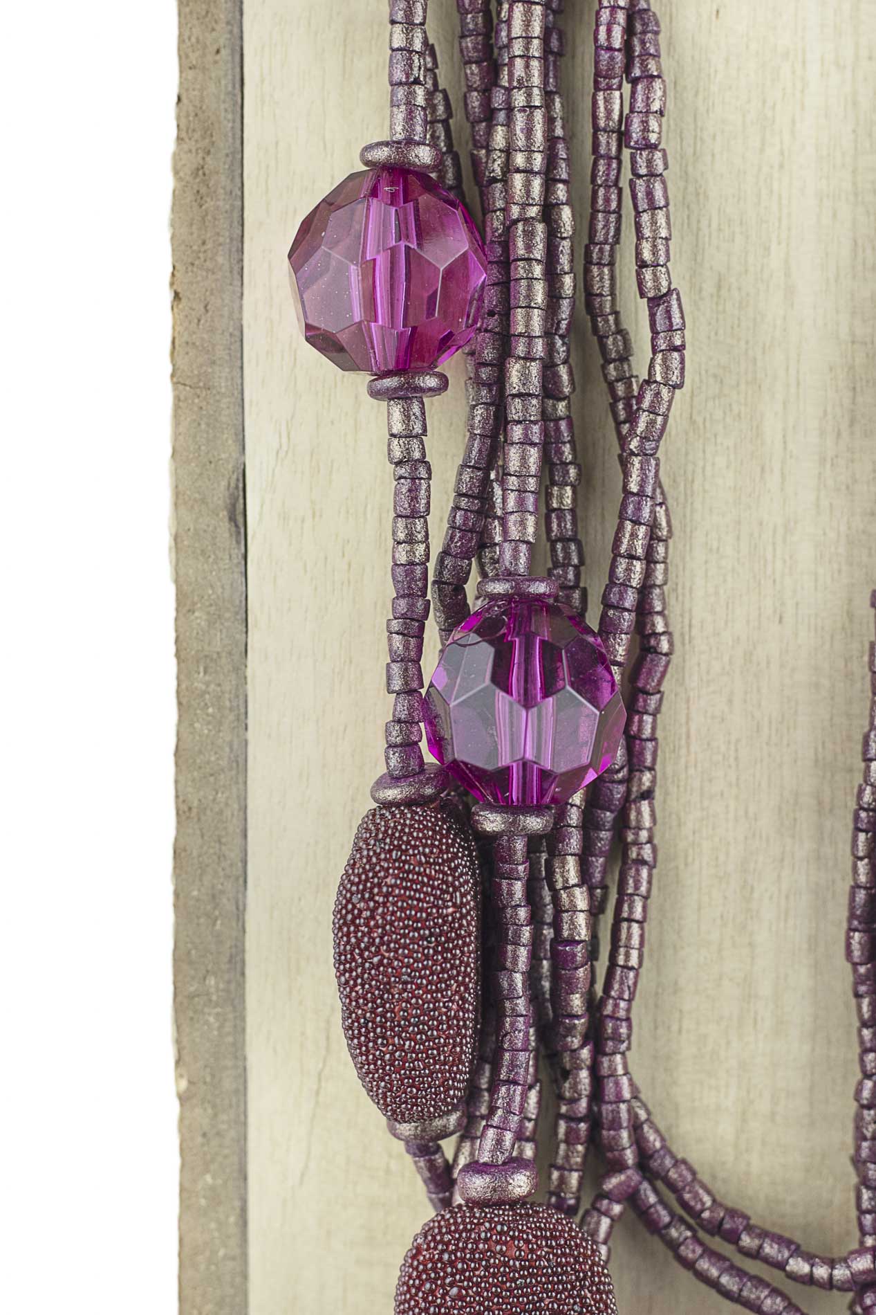 Collar ajustable resina facetada y madera