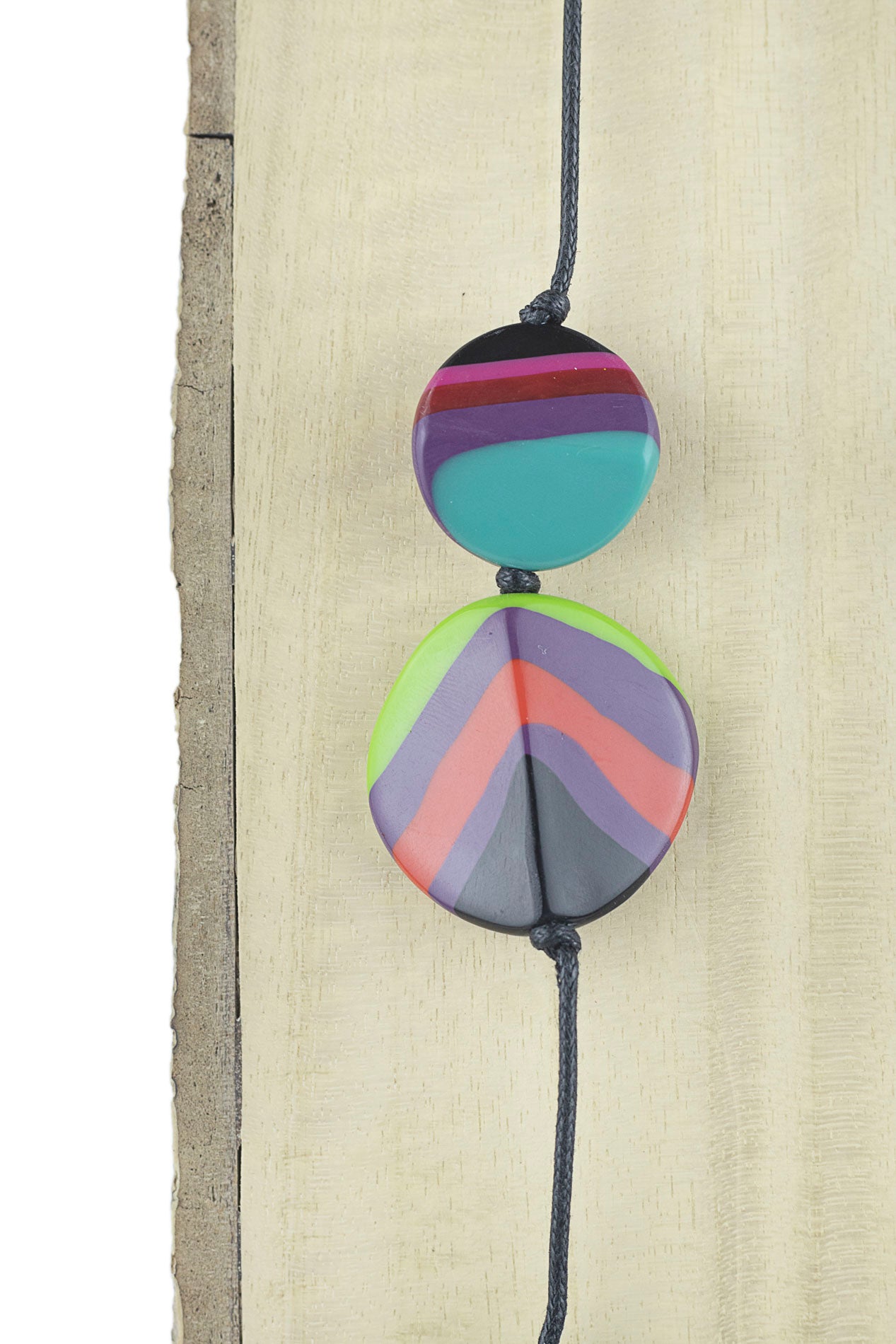 Colgante con nueve circulos