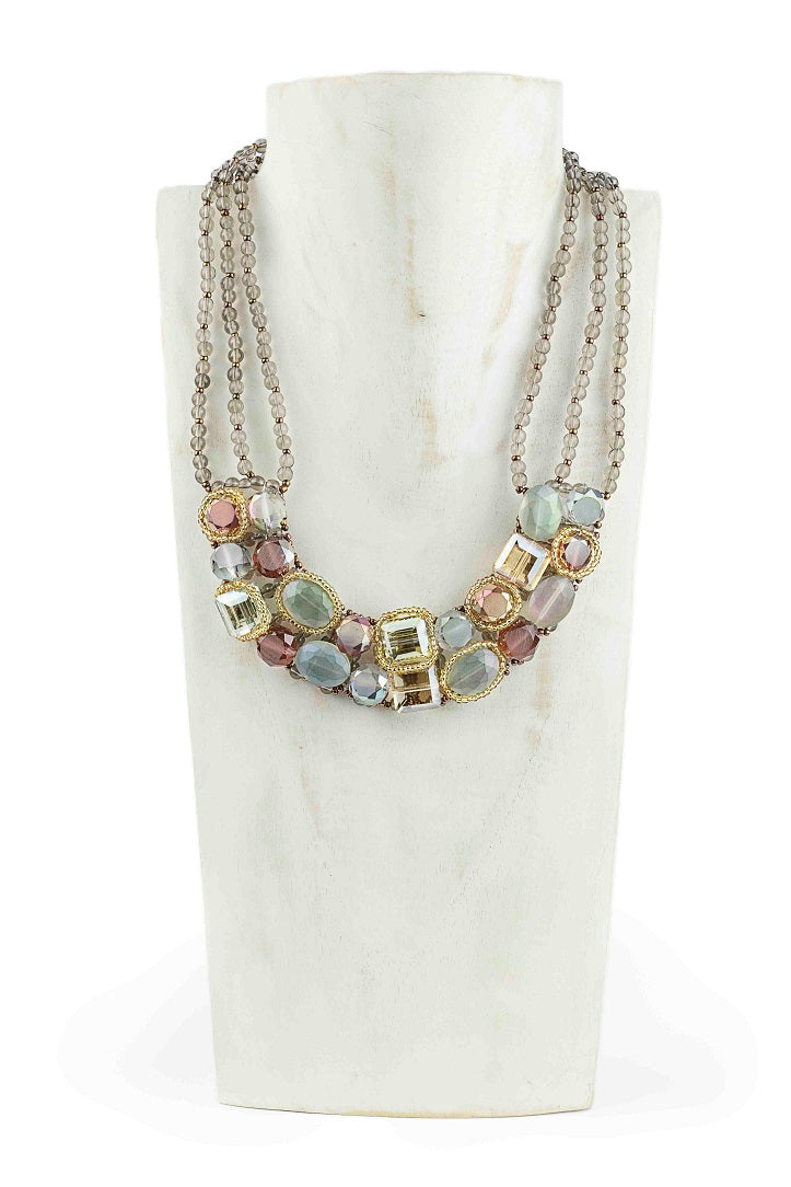 Collar tejido con cristales