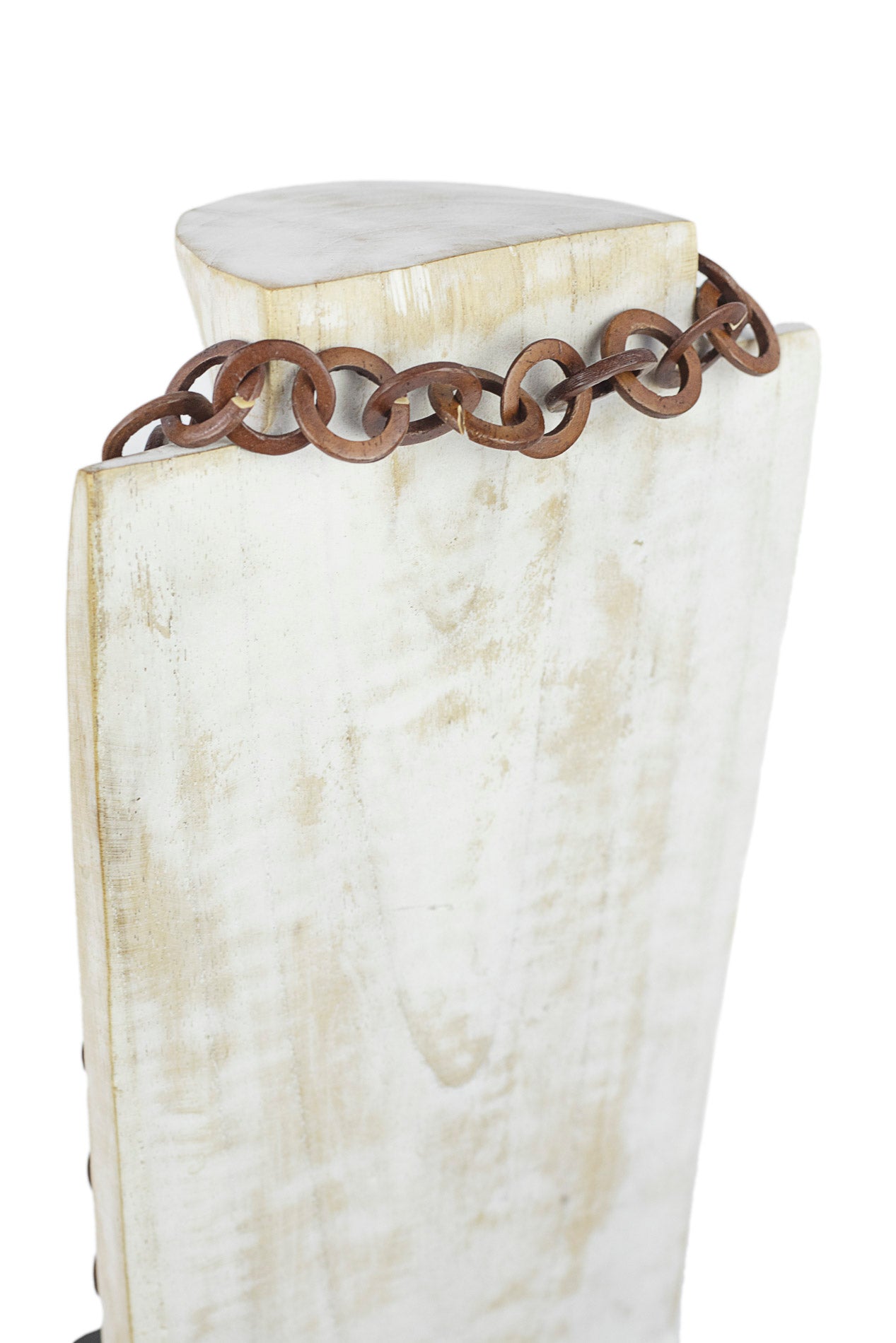 Collar con cadena de aros de madera