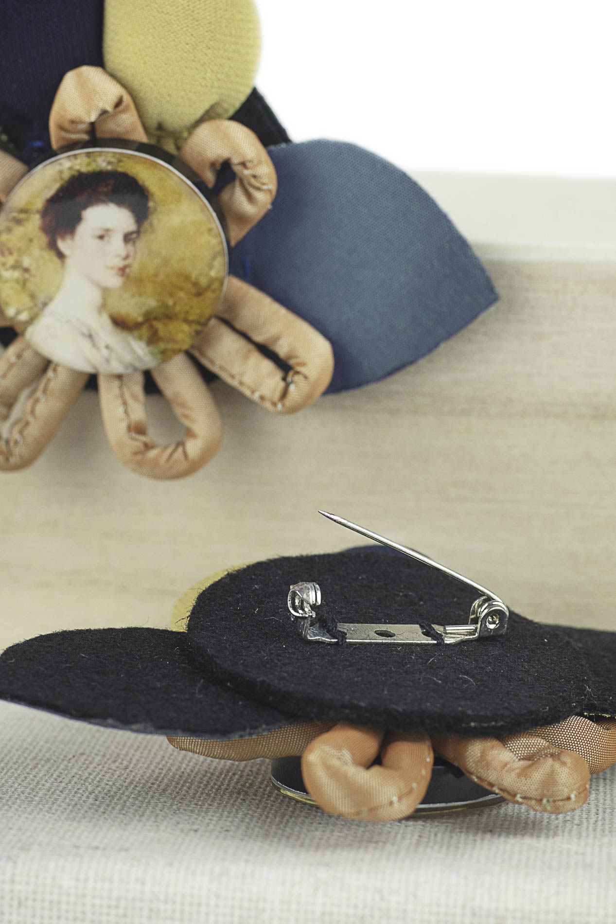 Broche con imagen