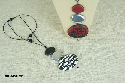 Colgante tres piezas de resina y aluminio