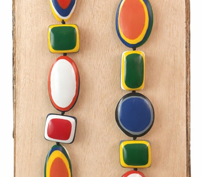 COLLAR CON PIEZAS GEOMETRICAS