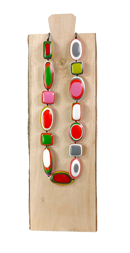 COLLAR CON PIEZAS GEOMETRICAS