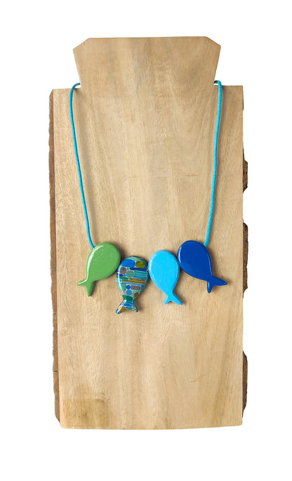 COLLAR CON CUATRO PECES