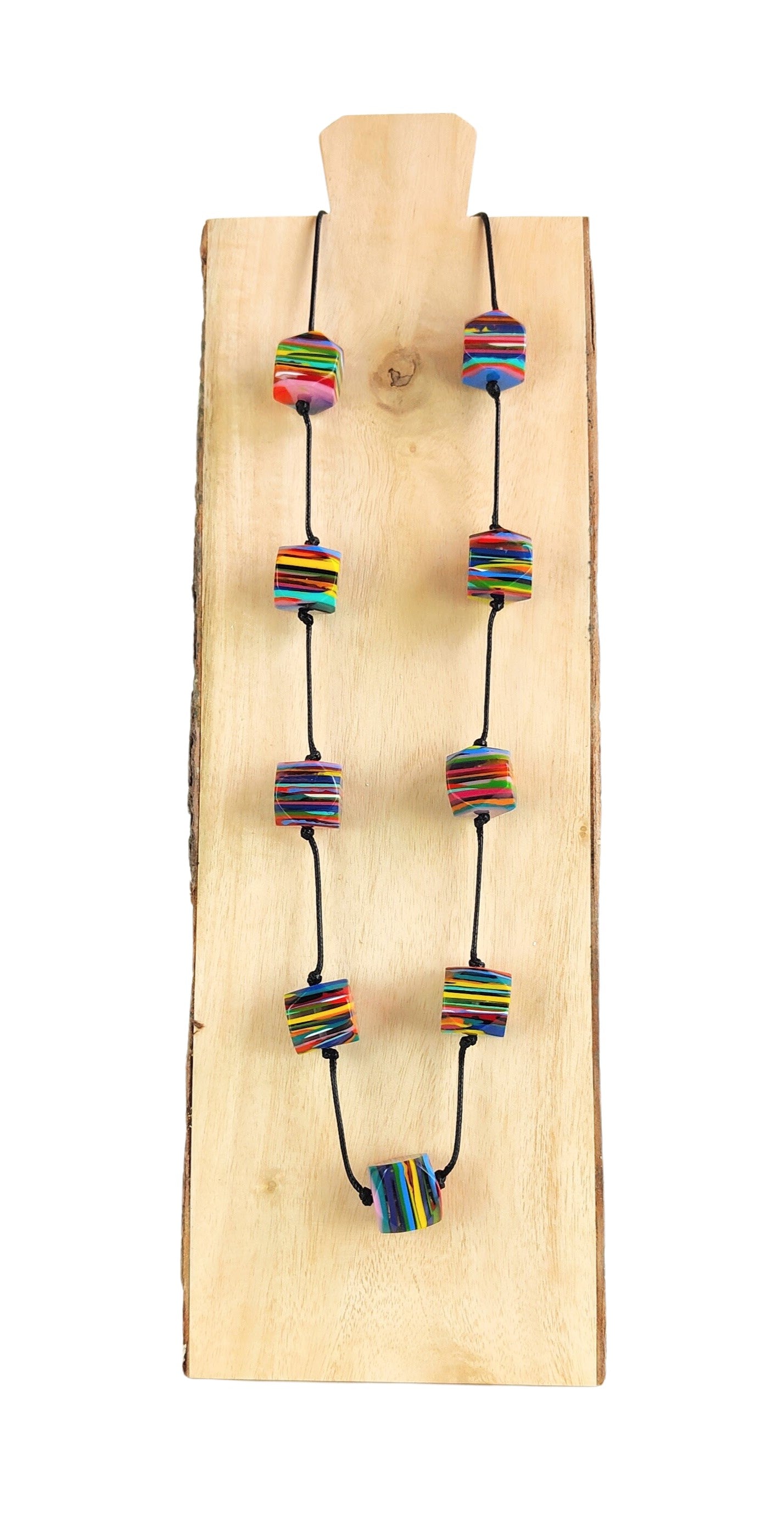 COLLAR CON CUBOS