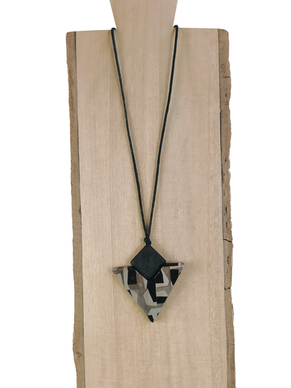 Colgante triangular