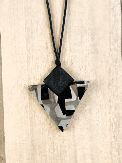 Colgante triangular