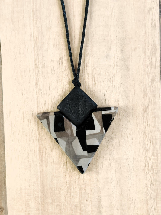 Colgante triangular