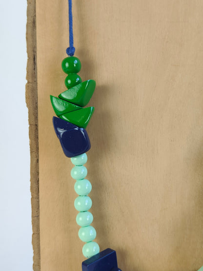 Collar piezas irregulares