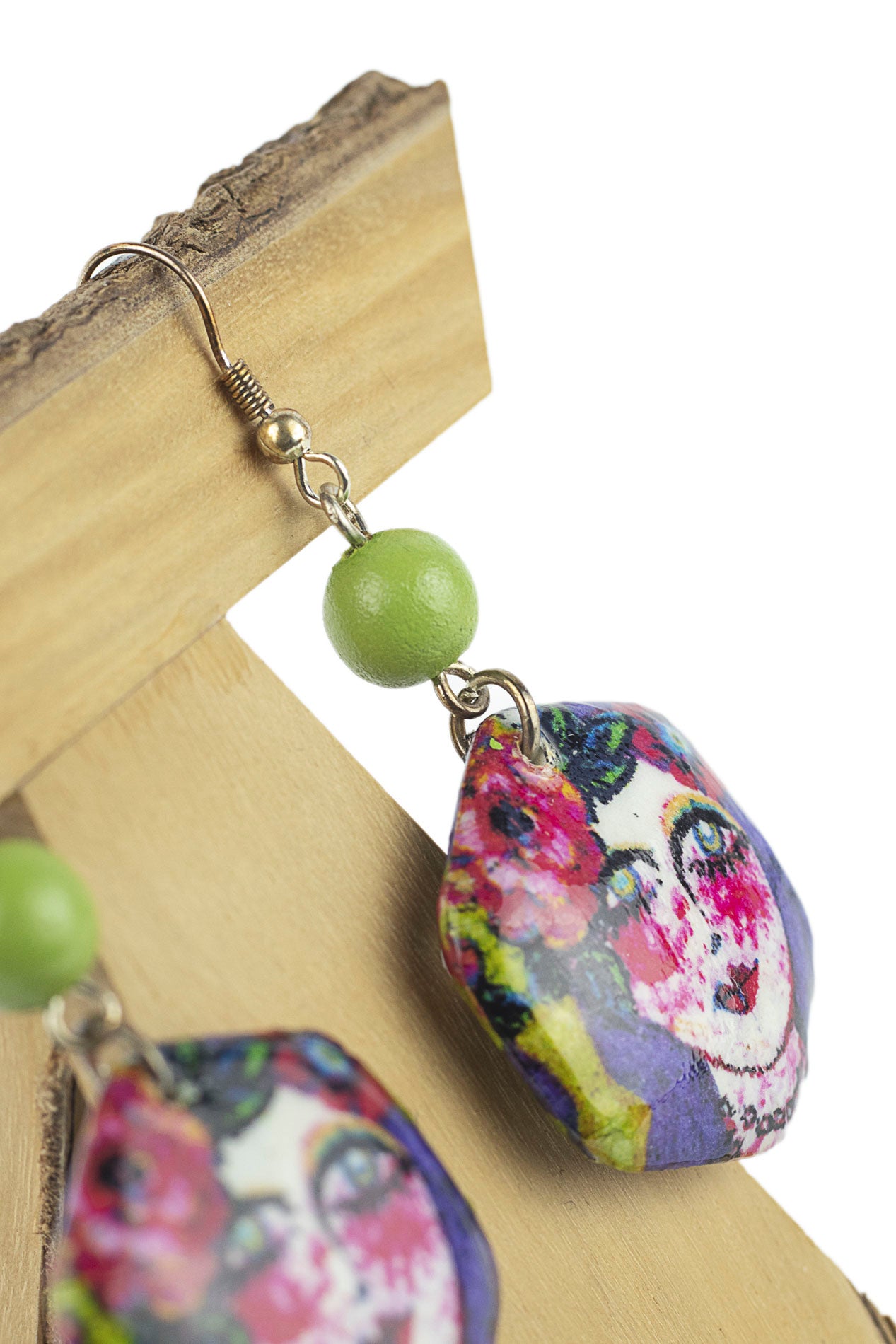 Pendiente con pieza hexagonal