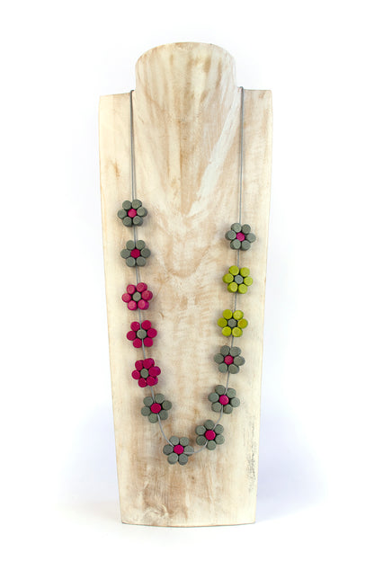 Collana lunga con fiori