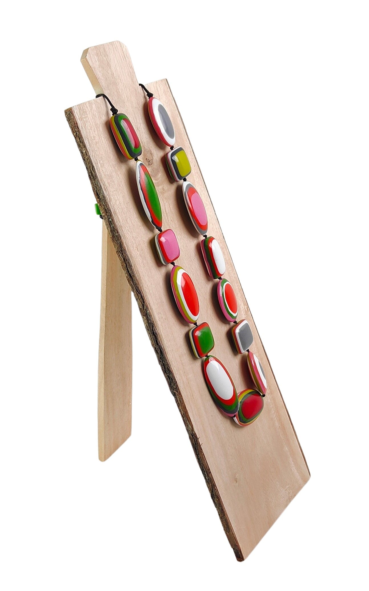 COLLAR CON PIEZAS GEOMETRICAS