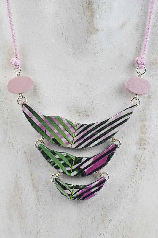 Colgante de tres piezas con print natural