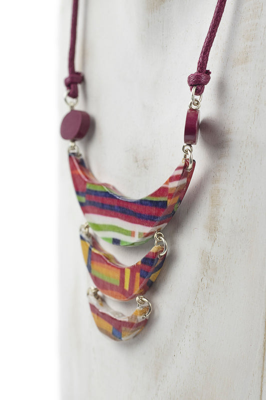 Colgante de tres piezas con print geometrico multicolor