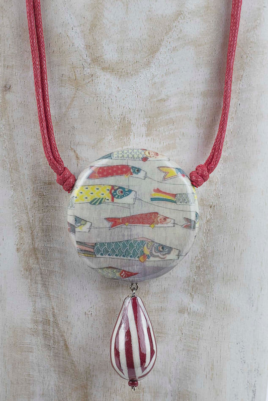Colgante de tres piezas con print de peces
