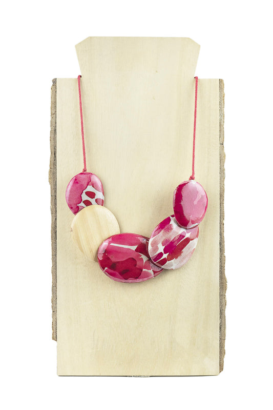 Necklace with five pieces