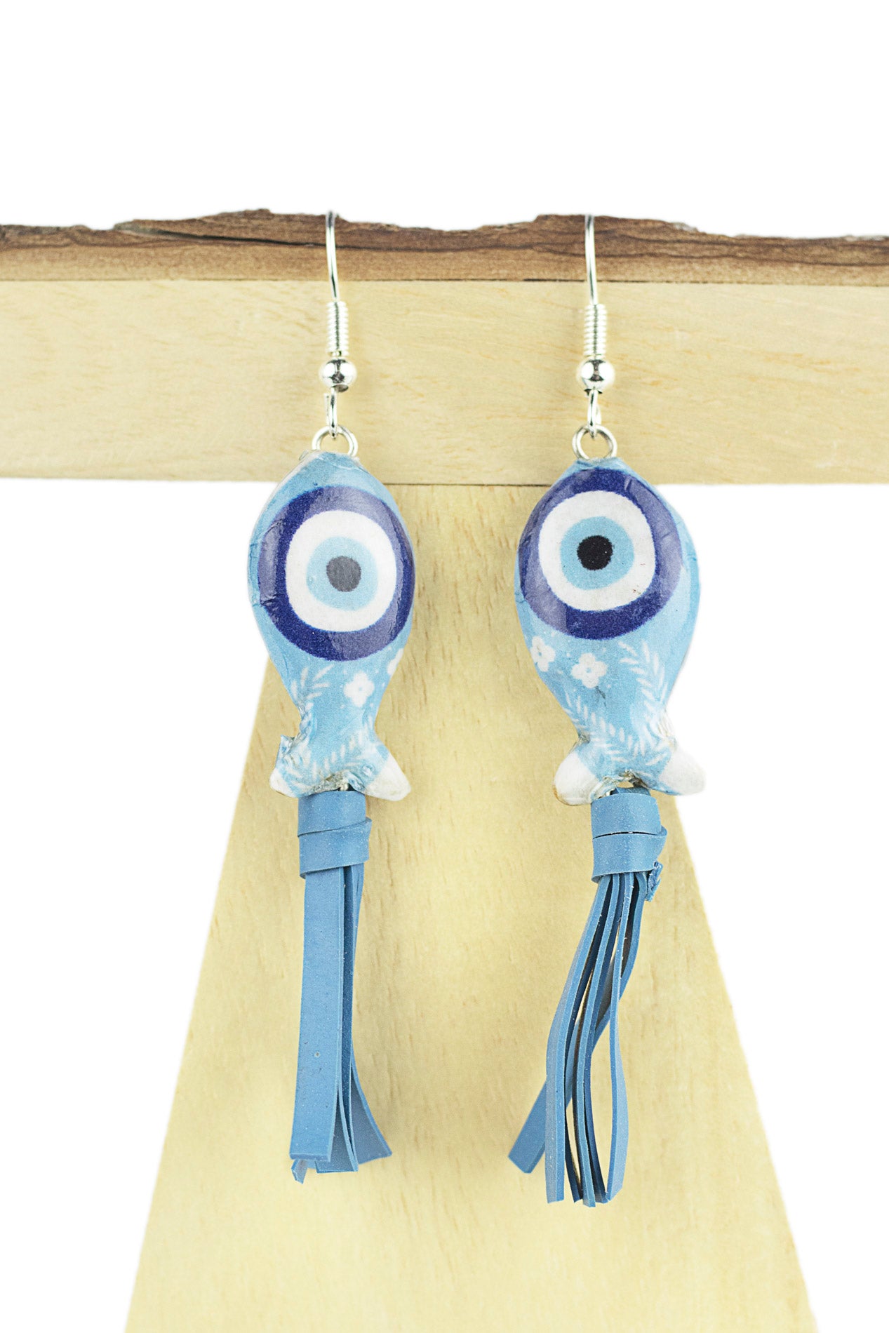 Fish earring with fringes