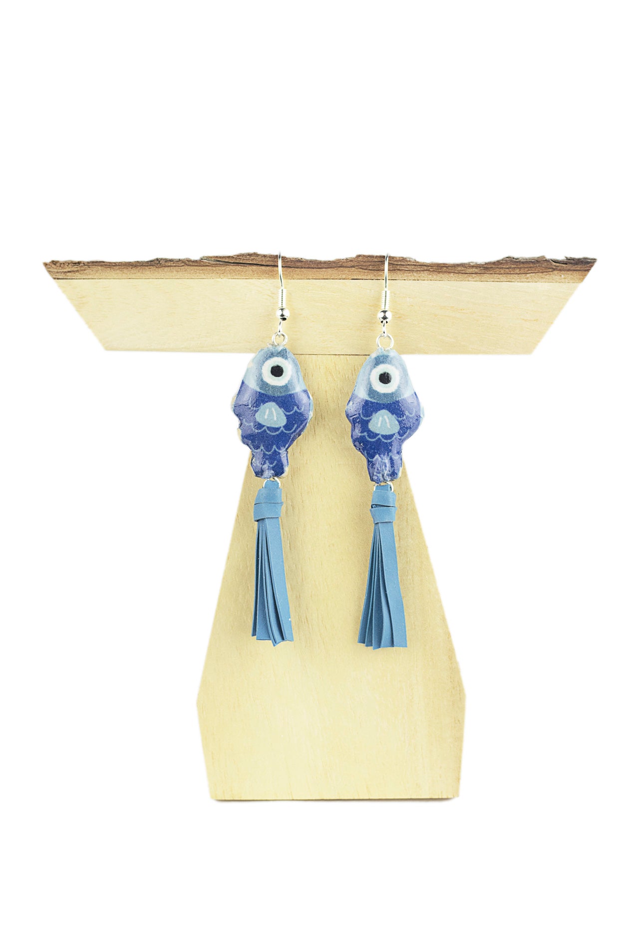 Fish earring with fringes