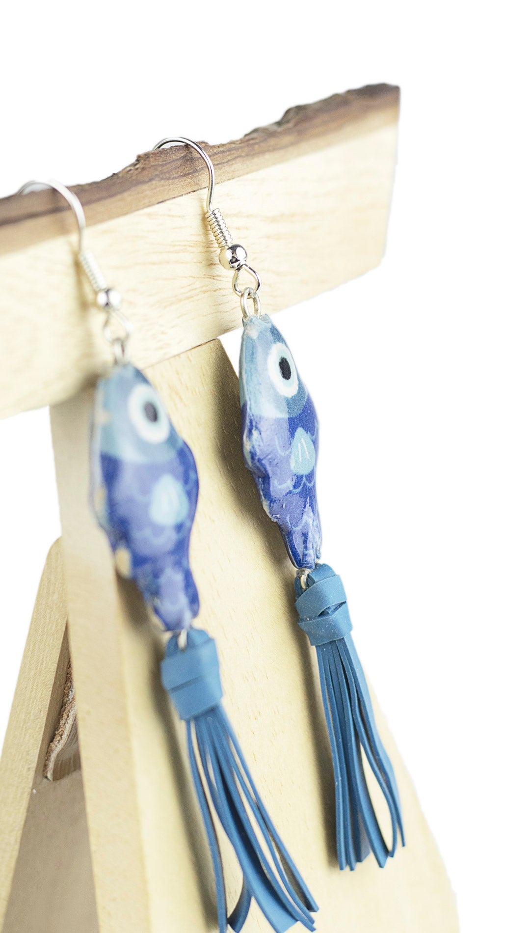 Fish earring with fringes