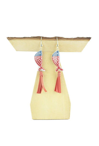 Fish earring with fringes