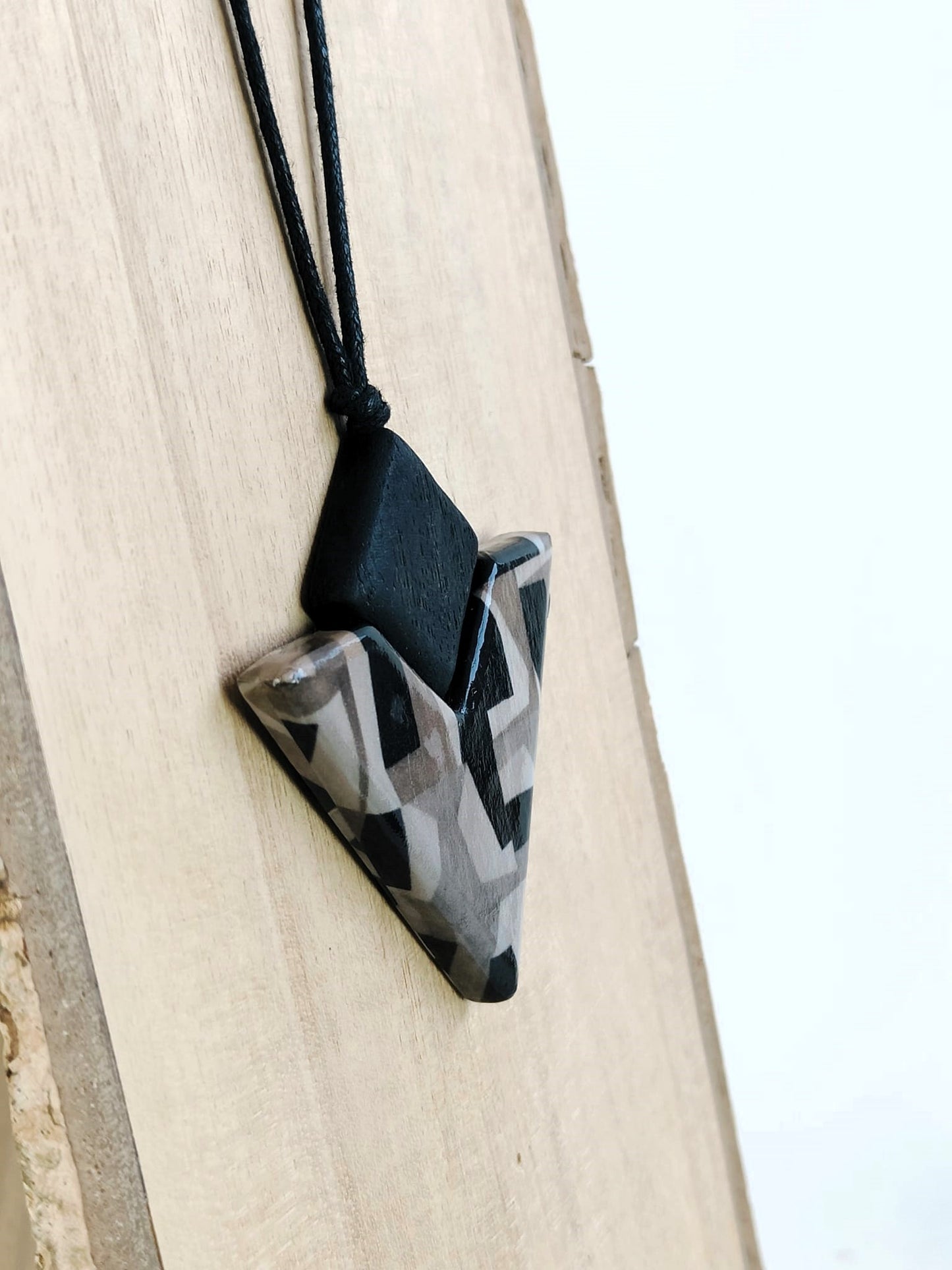 Colgante triangular