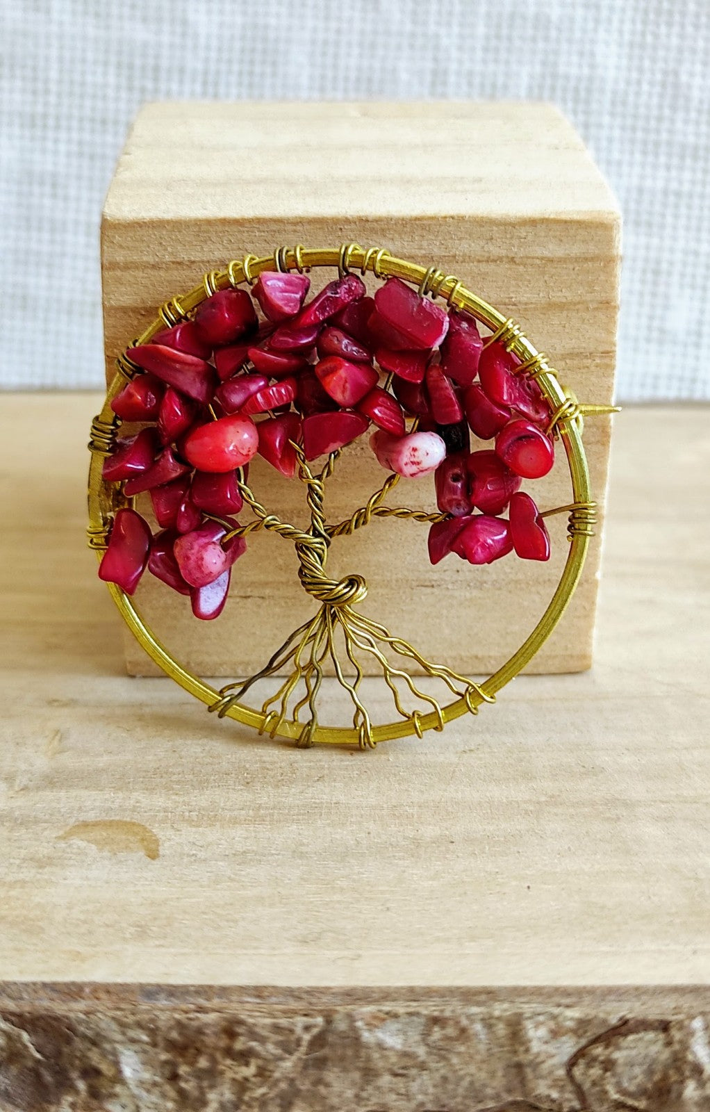 Broche pequeño con coral