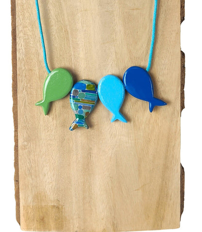 COLLAR CON CUATRO PECES