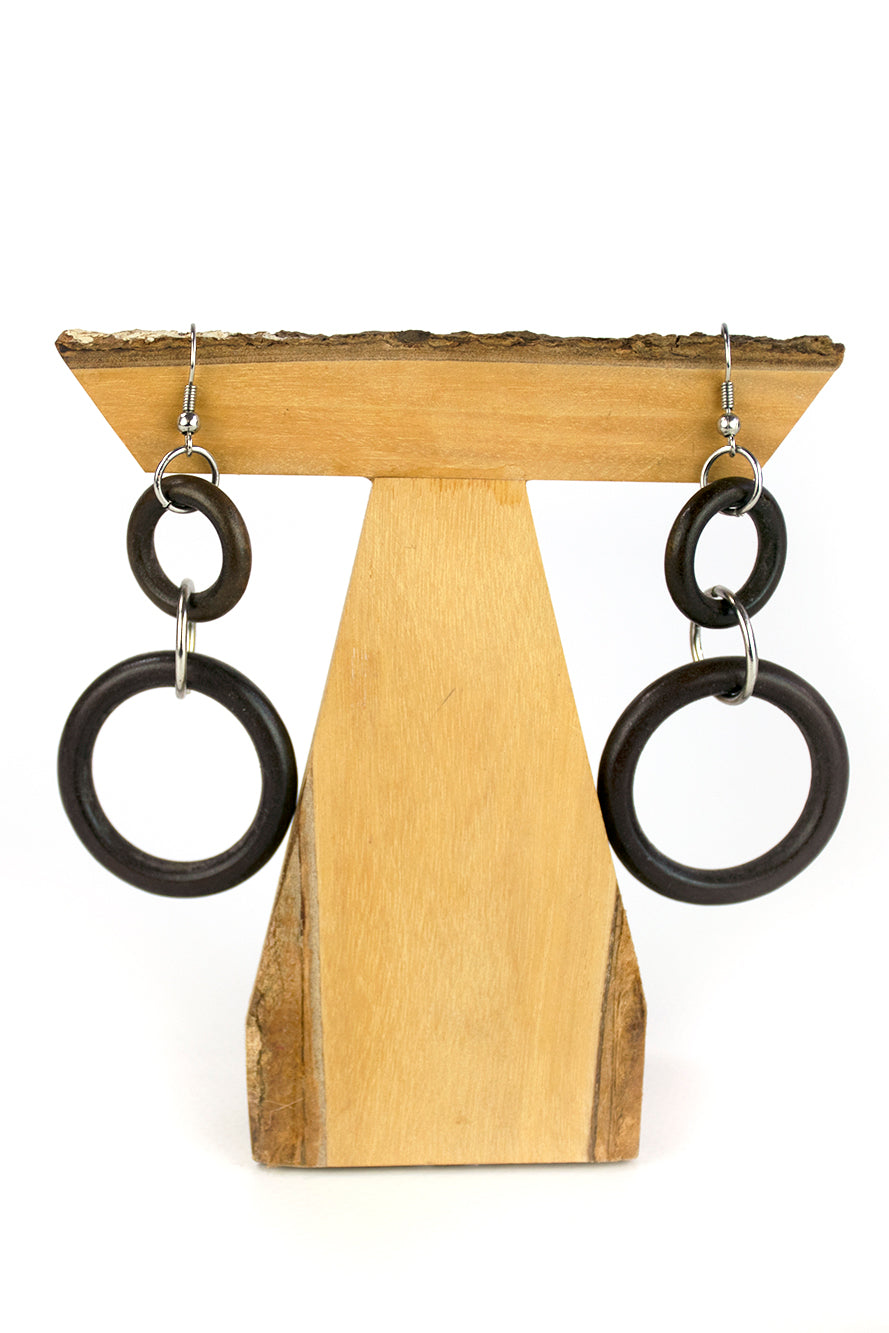 Pendiente dos aros de madera marron