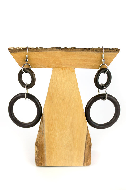 Pendiente dos aros de madera marron