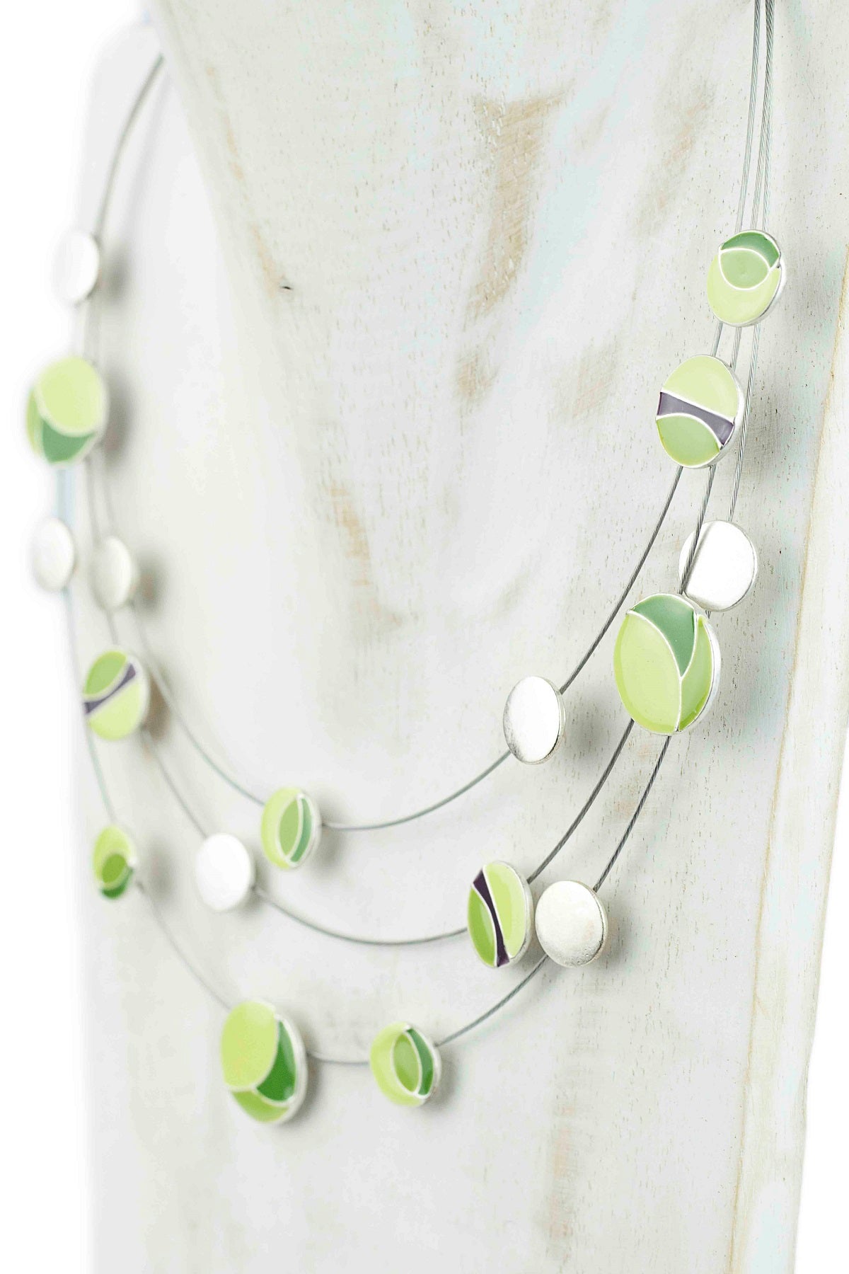 Collar verde multihilos