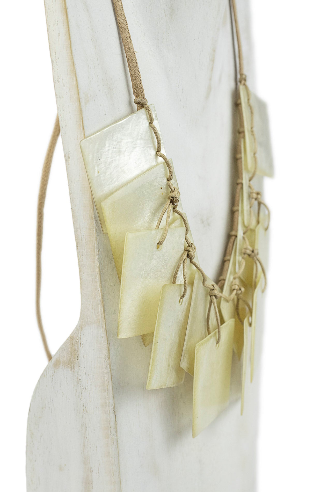 Collar con piezas de nacar
