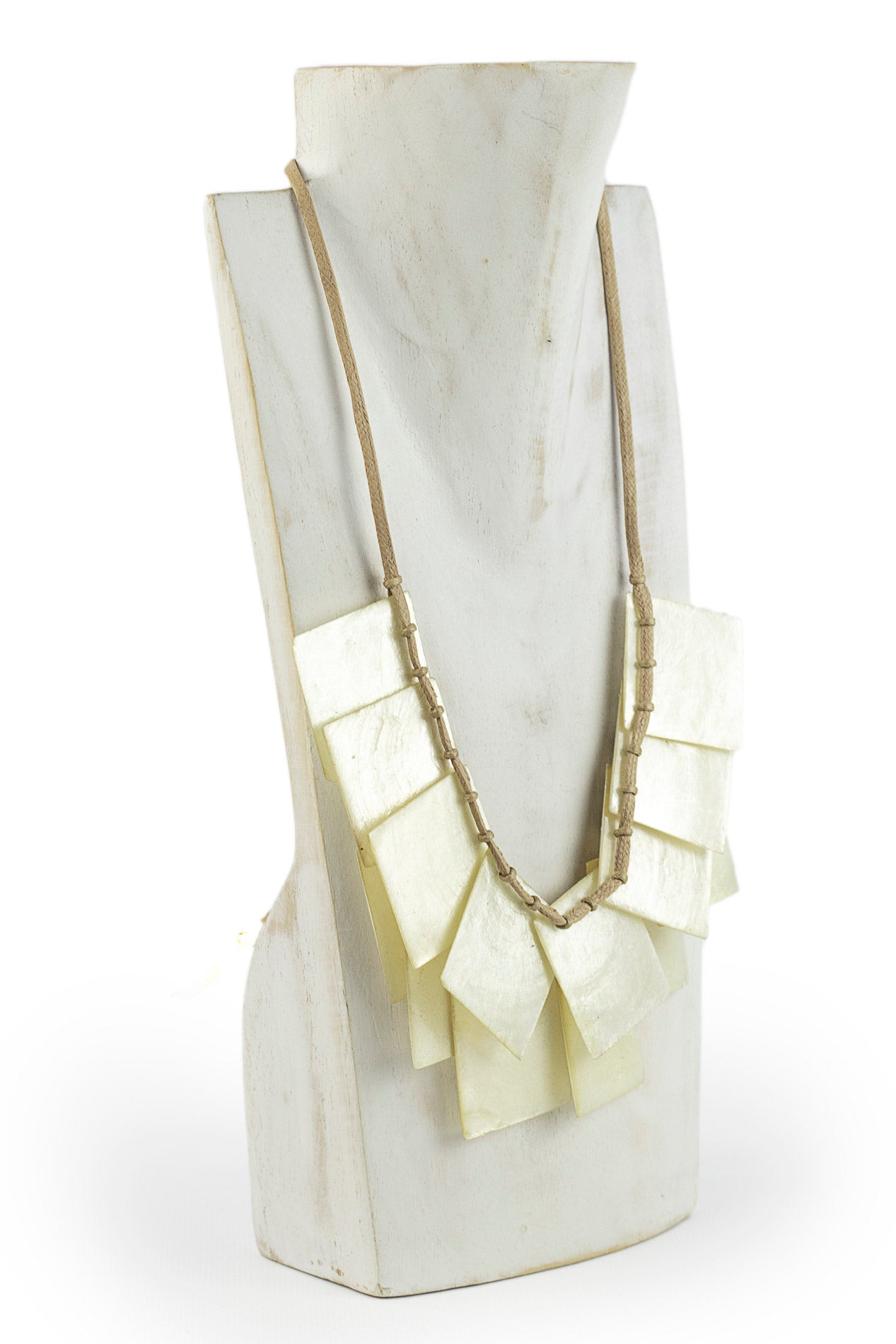 Collar con piezas de nacar