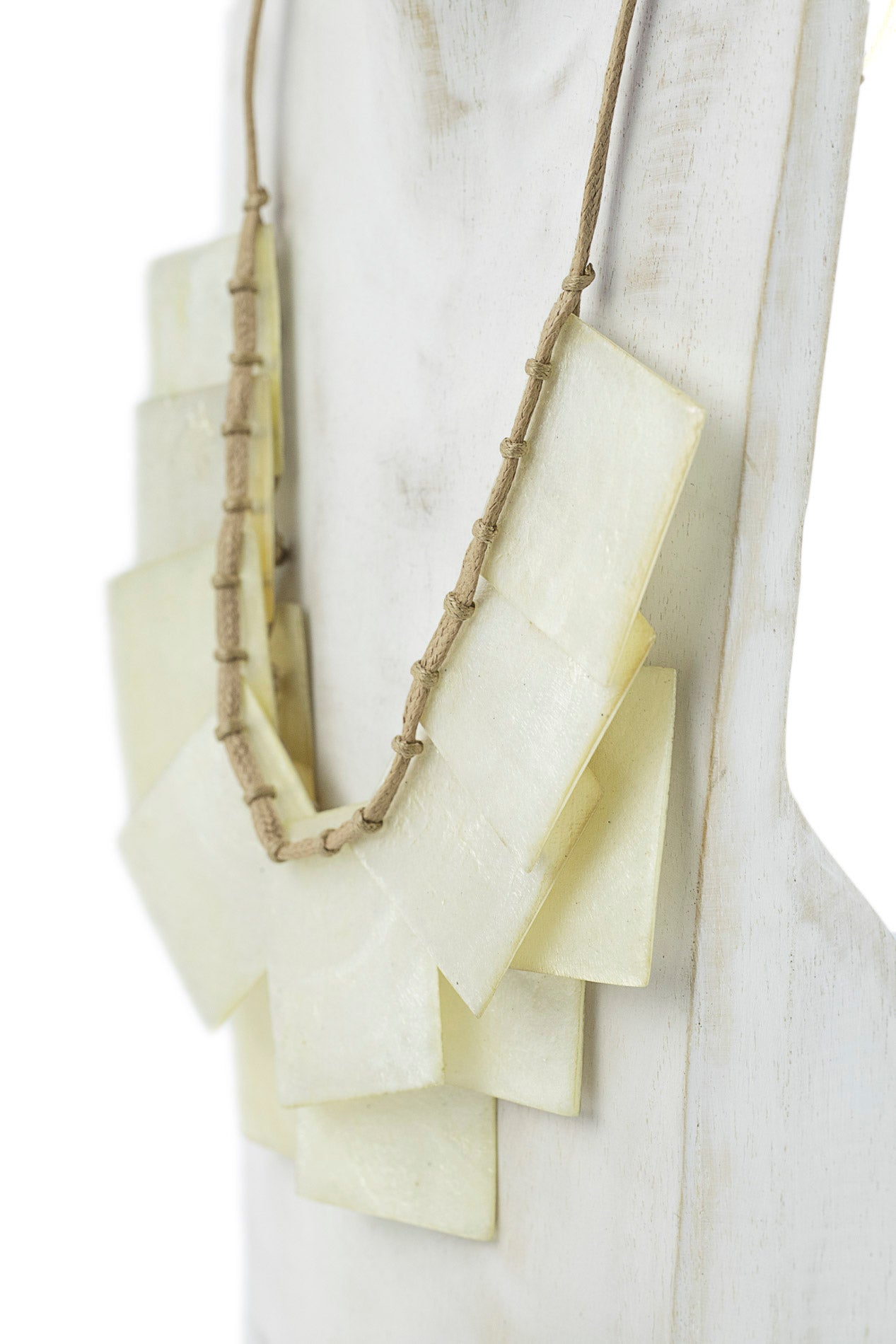 Collar con piezas de nacar