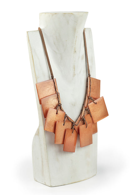 Collar con piezas de nacar