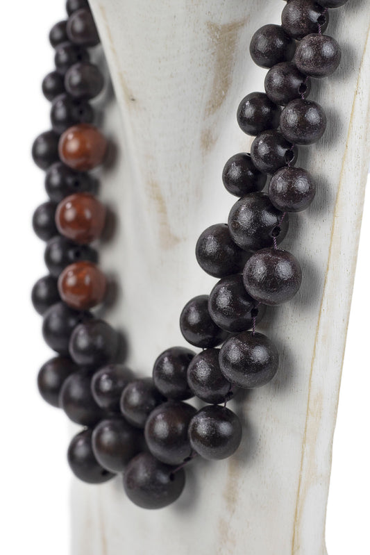 Collar tejido multibolas