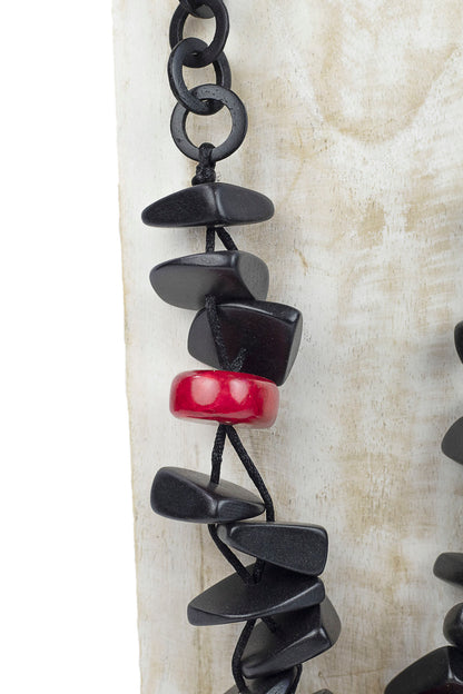 Collar con cadena de aros de madera