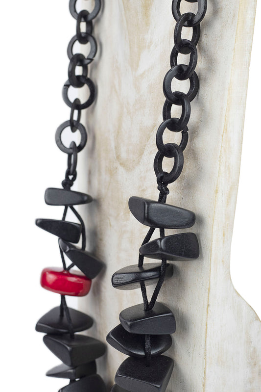 Collar con cadena de aros de madera