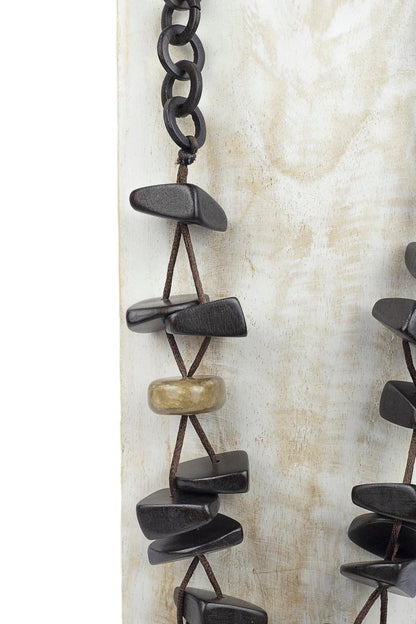 Collar con cadena de aros de madera