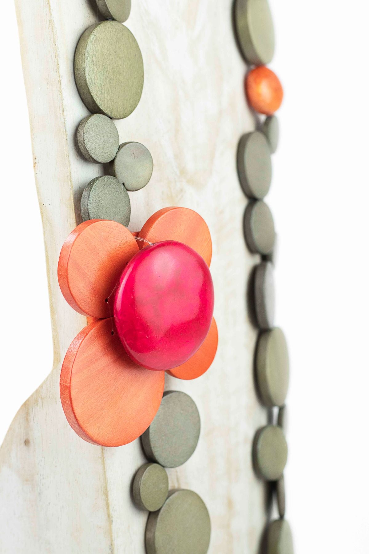 Collar pastillas y flores