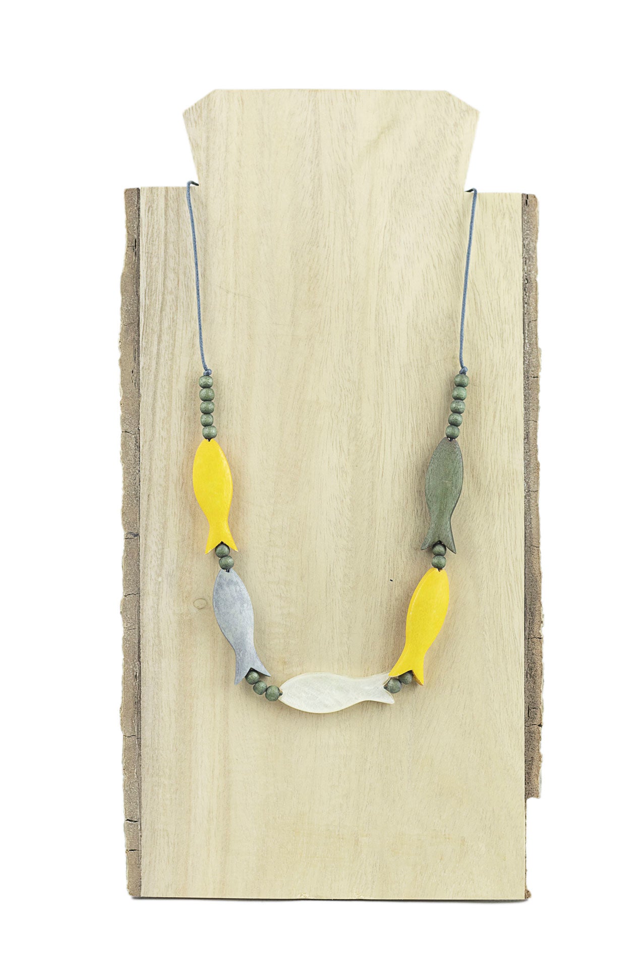 Collar corto con cinco peces