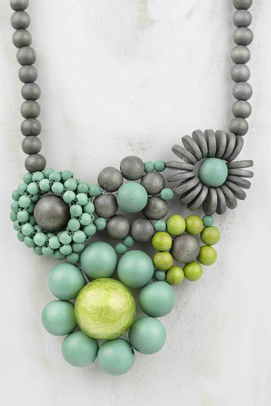 Collar cinco flores