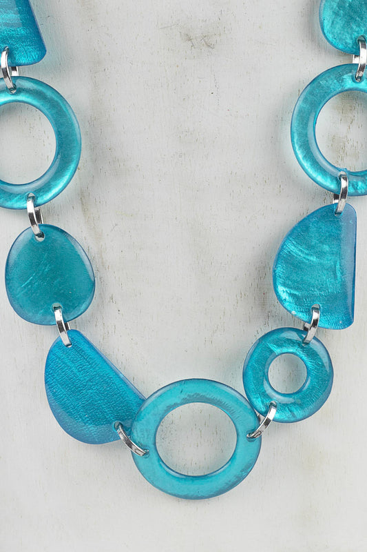 Collar de nueve piezas de resina